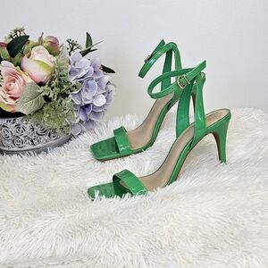 y Vince Camuto Vibrant Green Heels